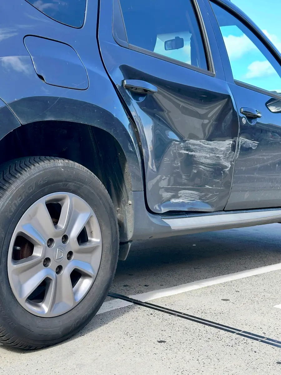 Praxisfall: verbeulte Fahrzeugtür bei einem Haftpflichtschaden
