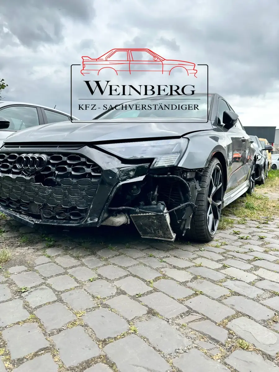 Praxisfall: schwerer Frontschaden – Unfallgutachten vom KFZ-Sachverständigen Weinberg